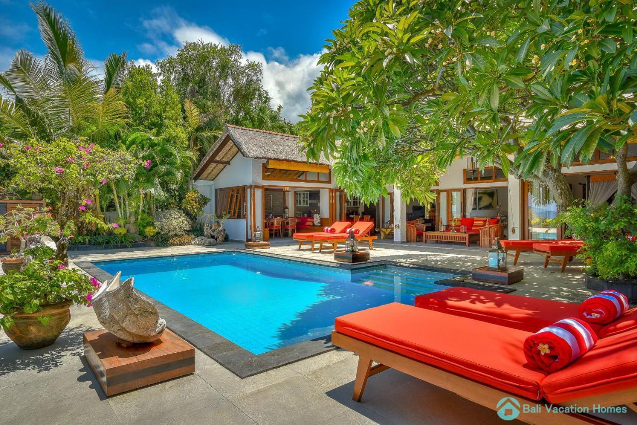 Villa Kamboja - Intimate Luxury Lovina Beach Villa Banjar  エクステリア 写真